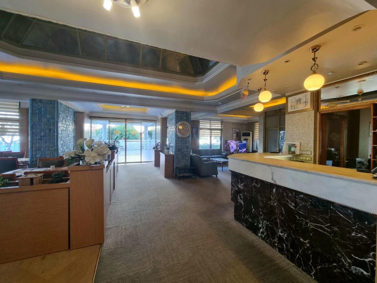 Perlo Hotel City Анталия Екстериор снимка