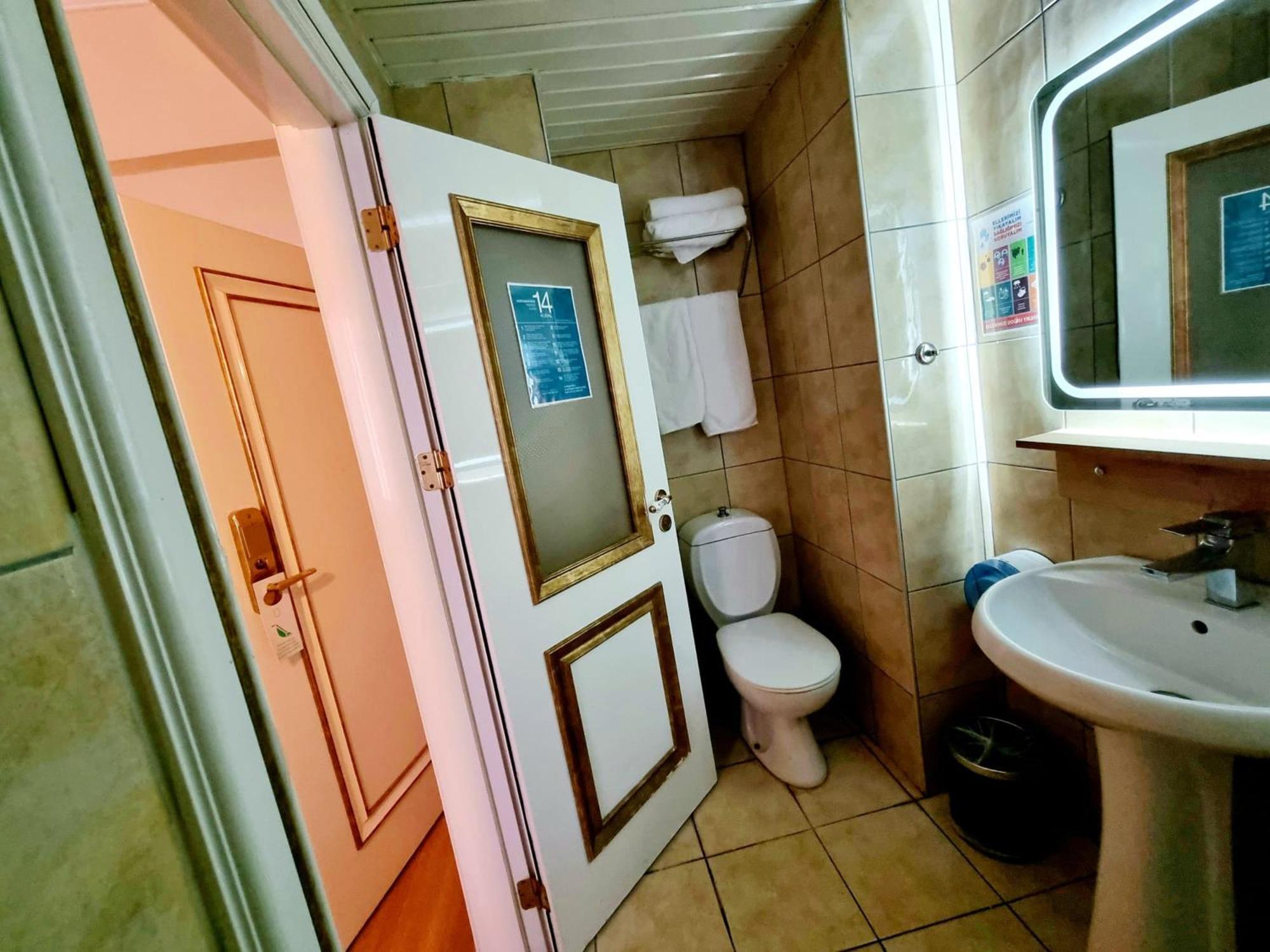 Perlo Hotel City Анталия Екстериор снимка