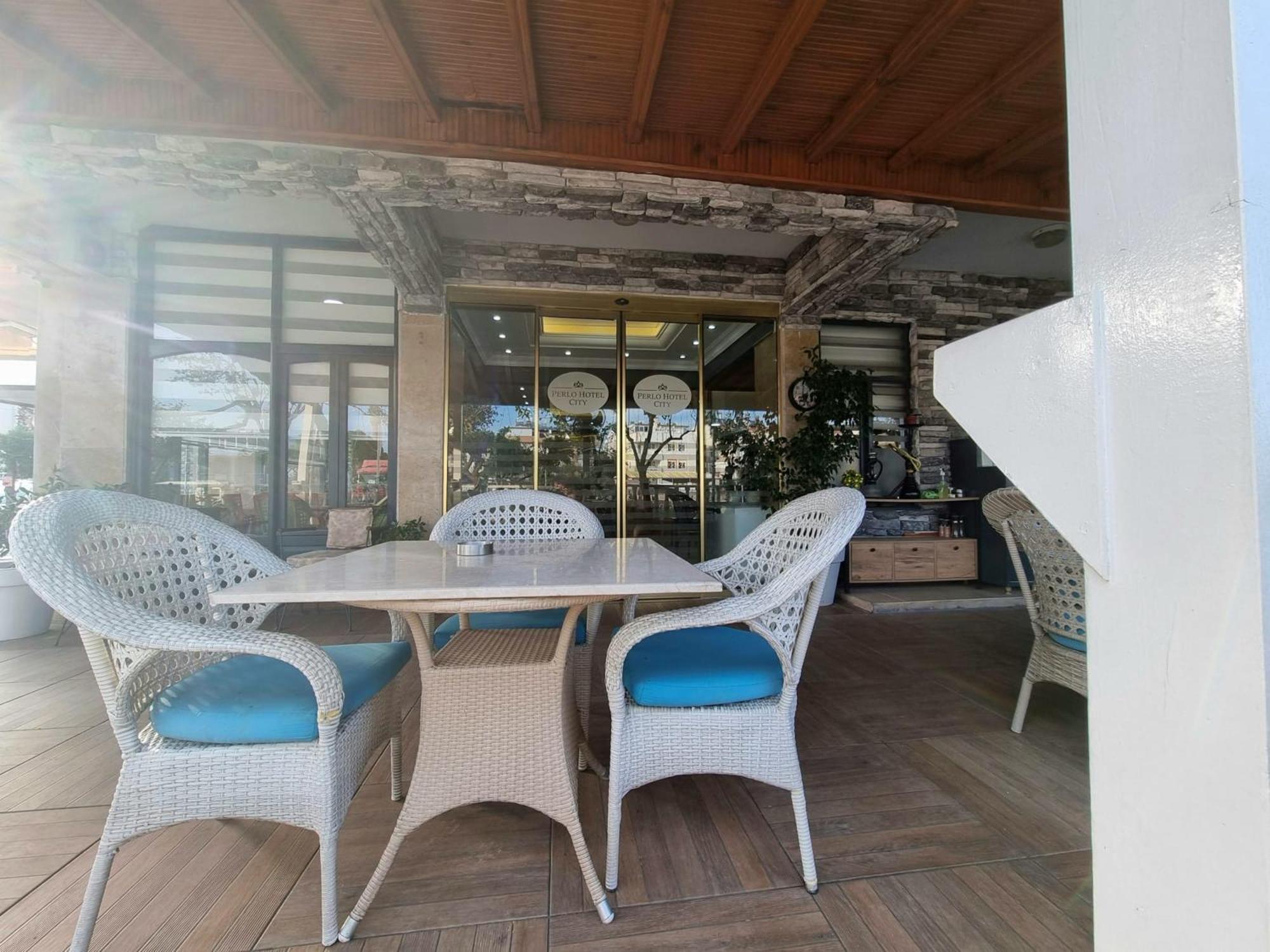 Perlo Hotel City Анталия Екстериор снимка