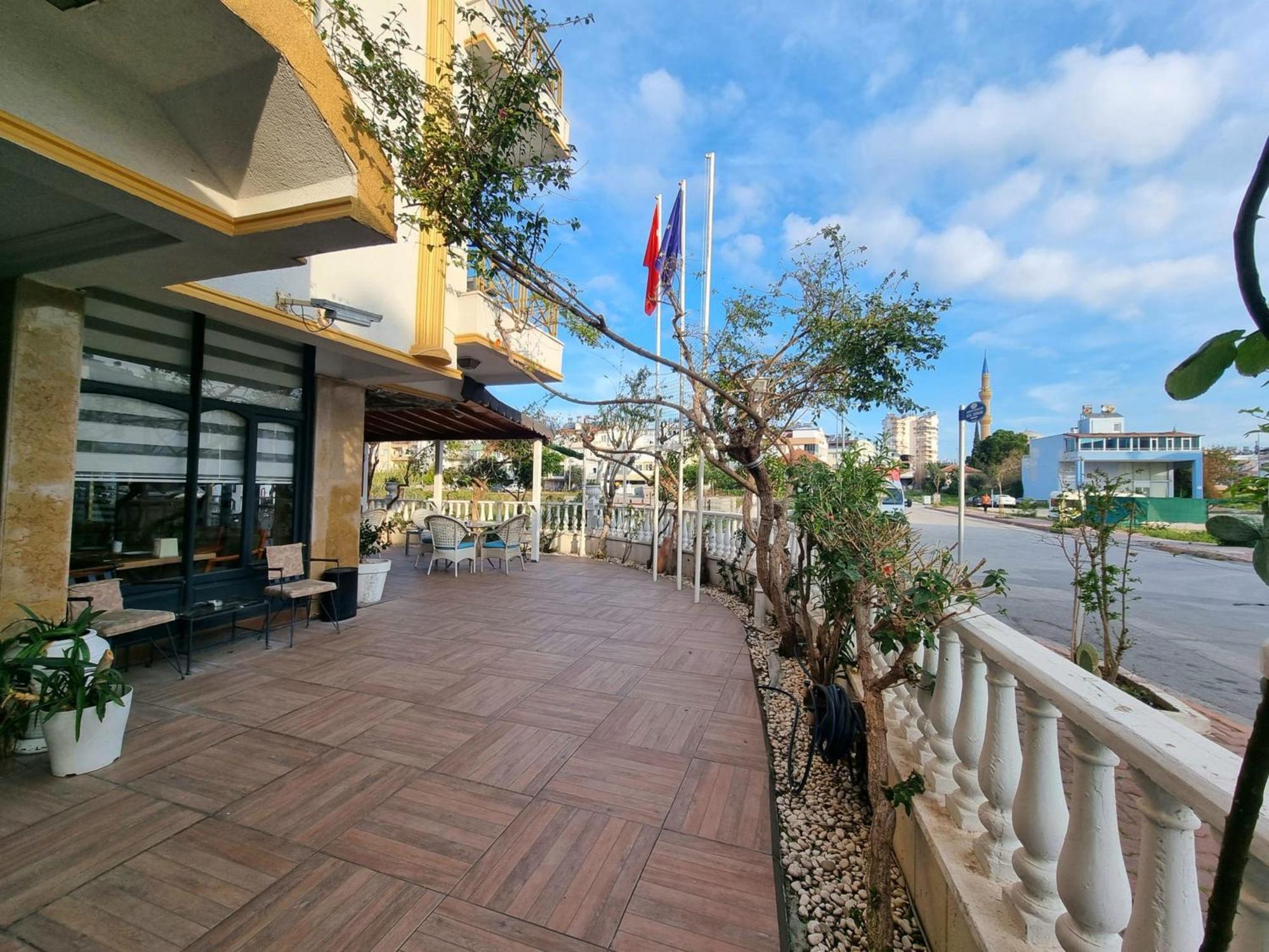 Perlo Hotel City Анталия Екстериор снимка